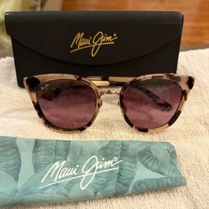 Maui Jim animal print frames Excellent condition no scratches or damage.